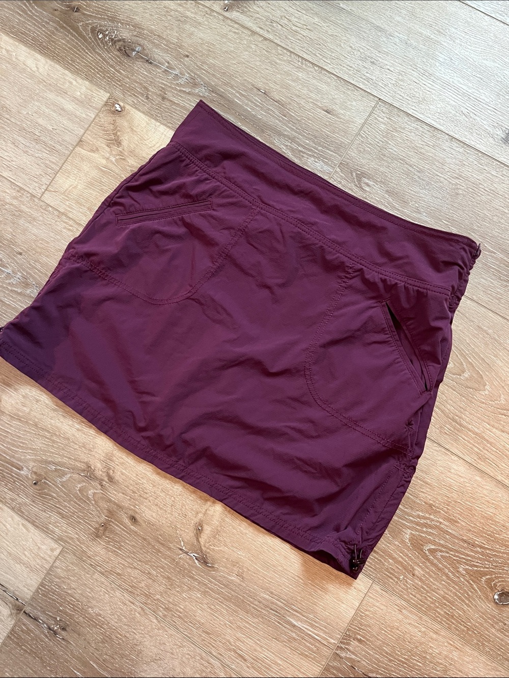 Athleta ~ Plum-Purple Women's Active Skirt/Skort. Stretchy plus pockets!